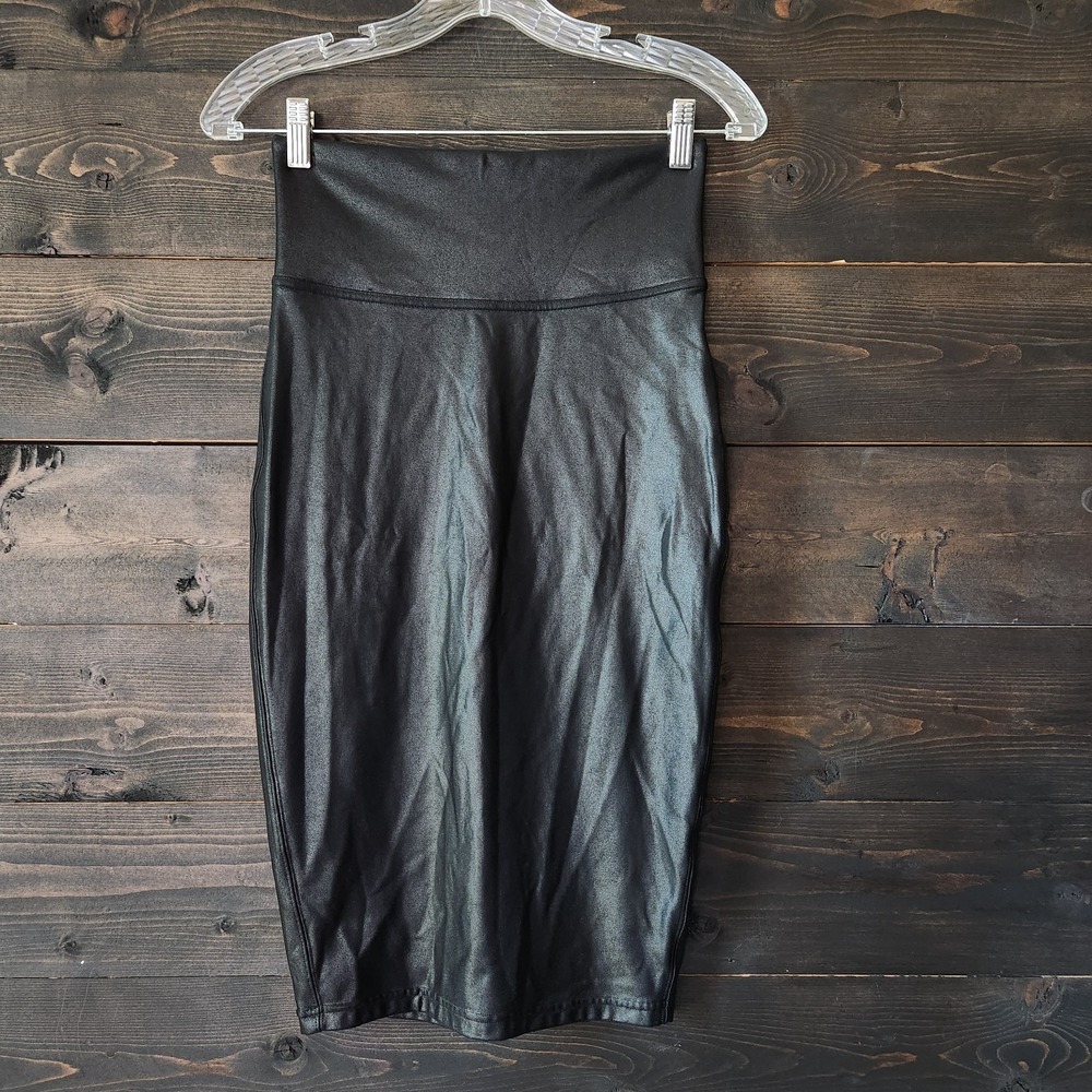 SPANX Faux Leather Black Pencil Skirt Knee Length Size M High Waisted - Picture 2 of 7